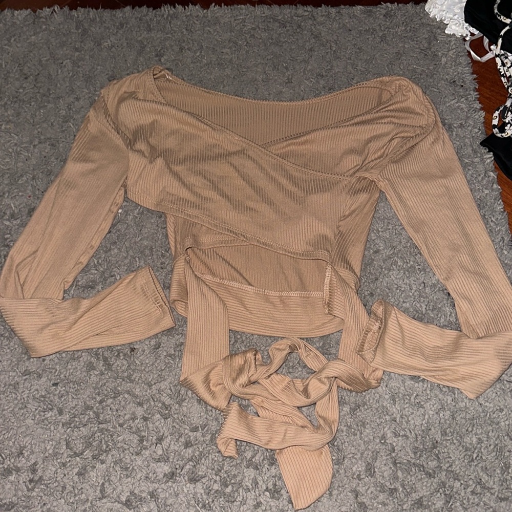 Brown cropped long sleeve wrap around shirt!!